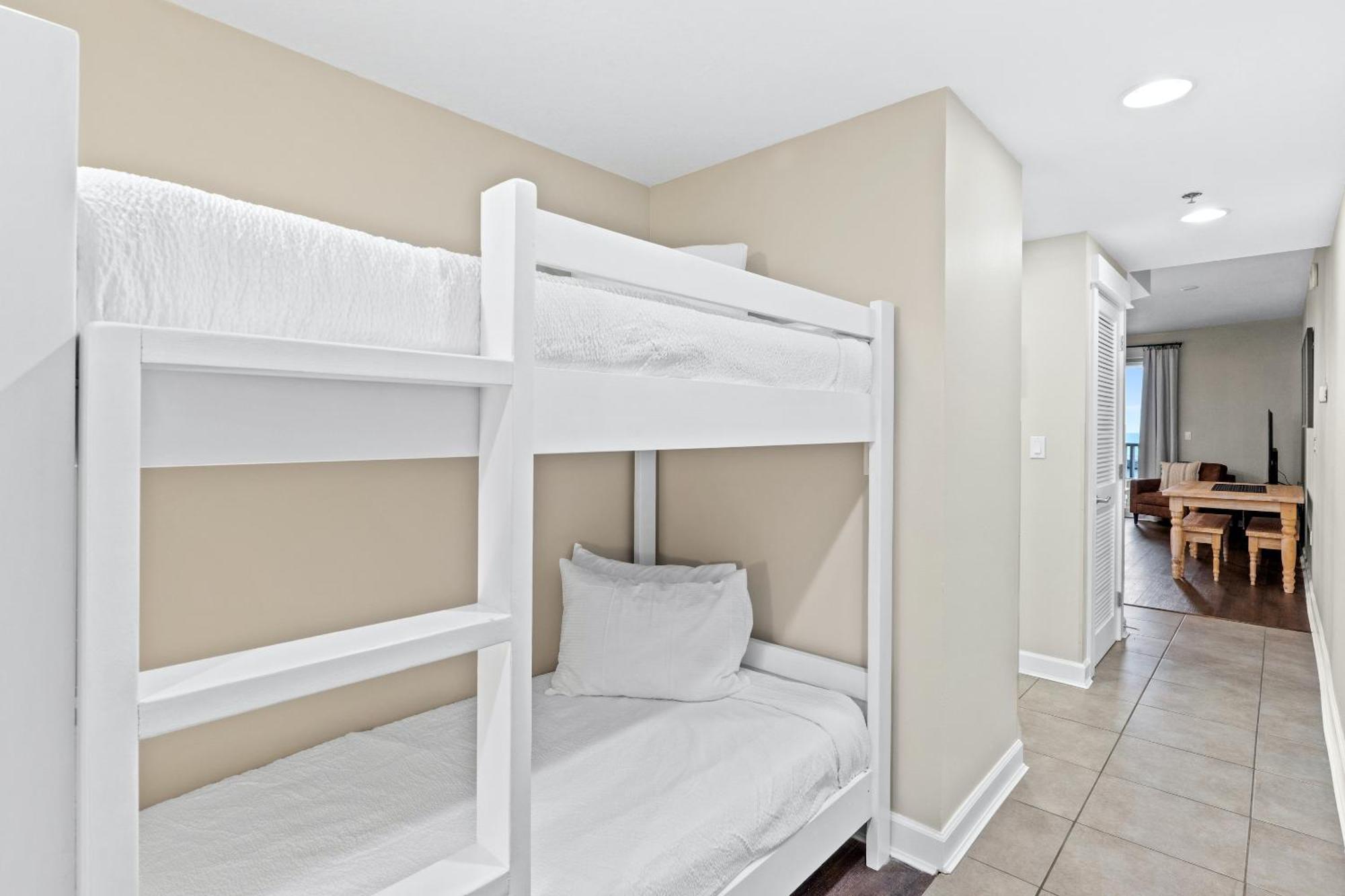 Grand Panama By Panhandle Getaways Panama City Beach Room photo