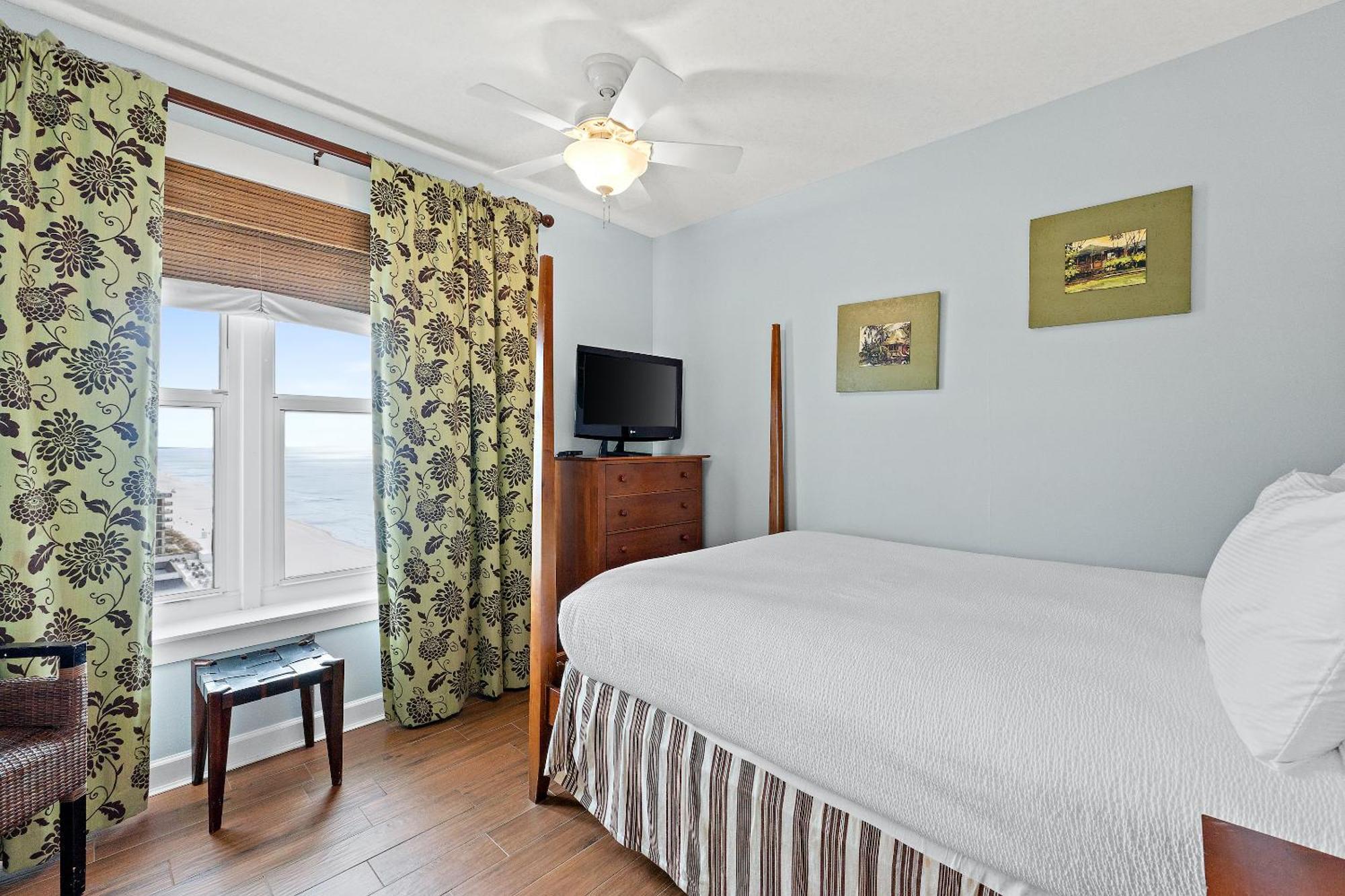 Grand Panama By Panhandle Getaways Panama City Beach Room photo